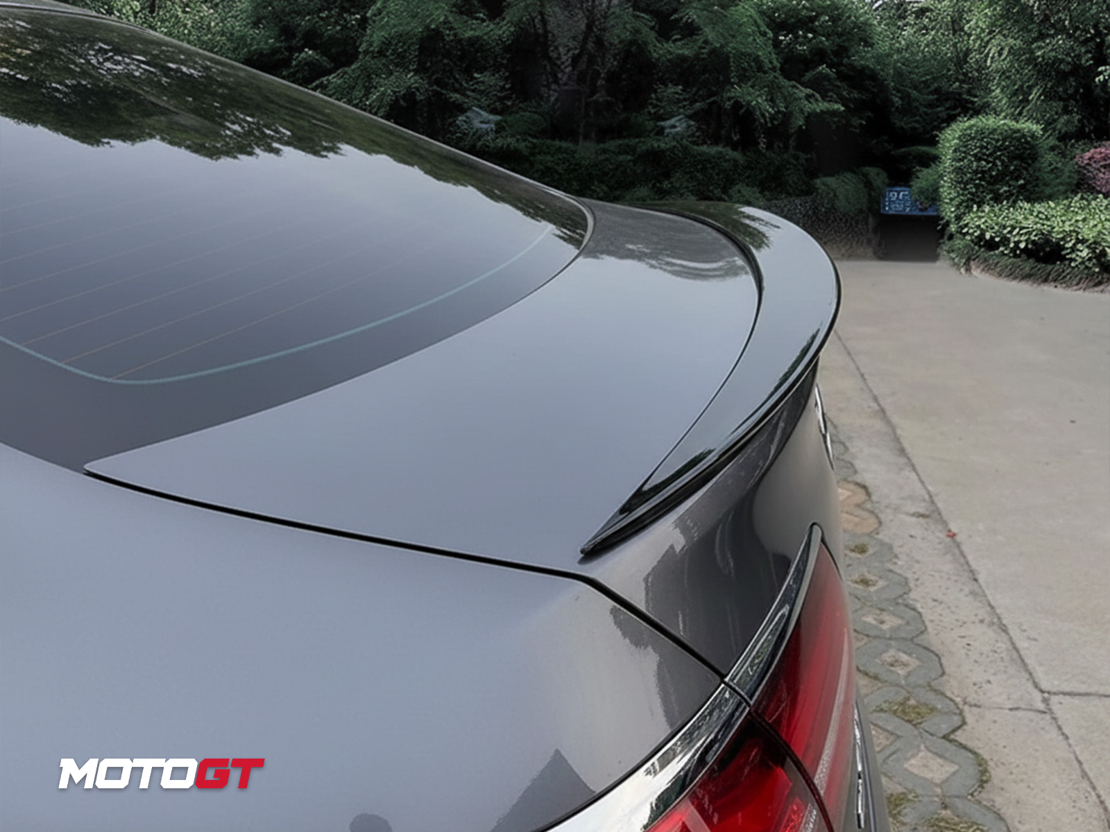 جناح خلفي أسود من فئة GLC — 3